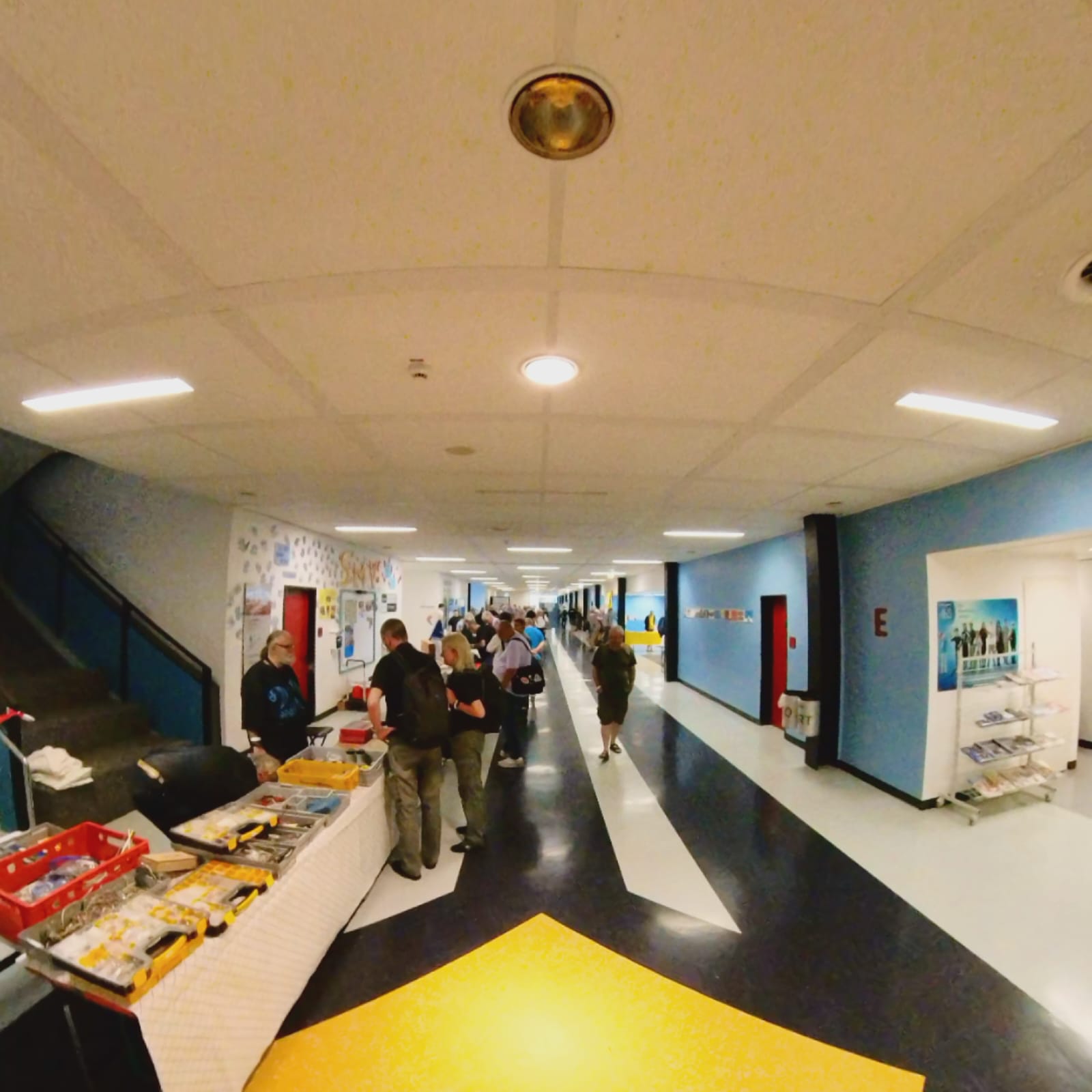 Kommerzieller Ausstellungsstand *Freiflächen* in der Schule 2026